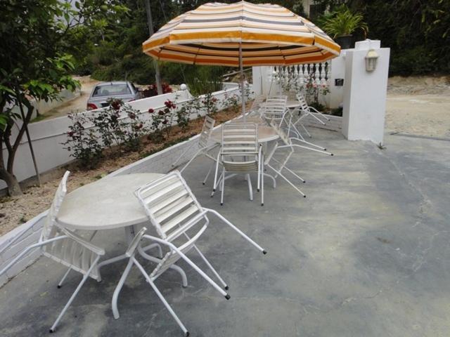 קמרון היילנדס Eight Mentigi Guesthouse מראה חיצוני תמונה