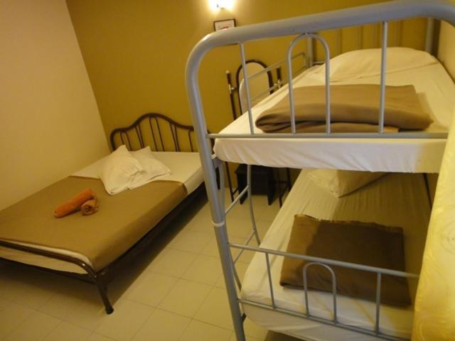 קמרון היילנדס Eight Mentigi Guesthouse מראה חיצוני תמונה